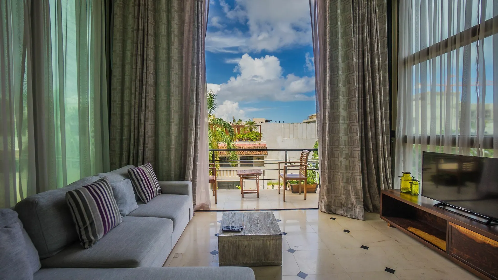 Lotus Midtown Apartments By Bvr Playa del Carmen Meksika