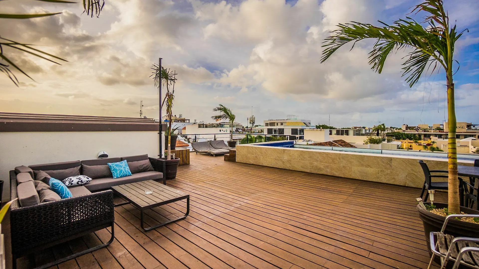 Επικοινωνία με το Lotus Midtown Apartments By Bvr